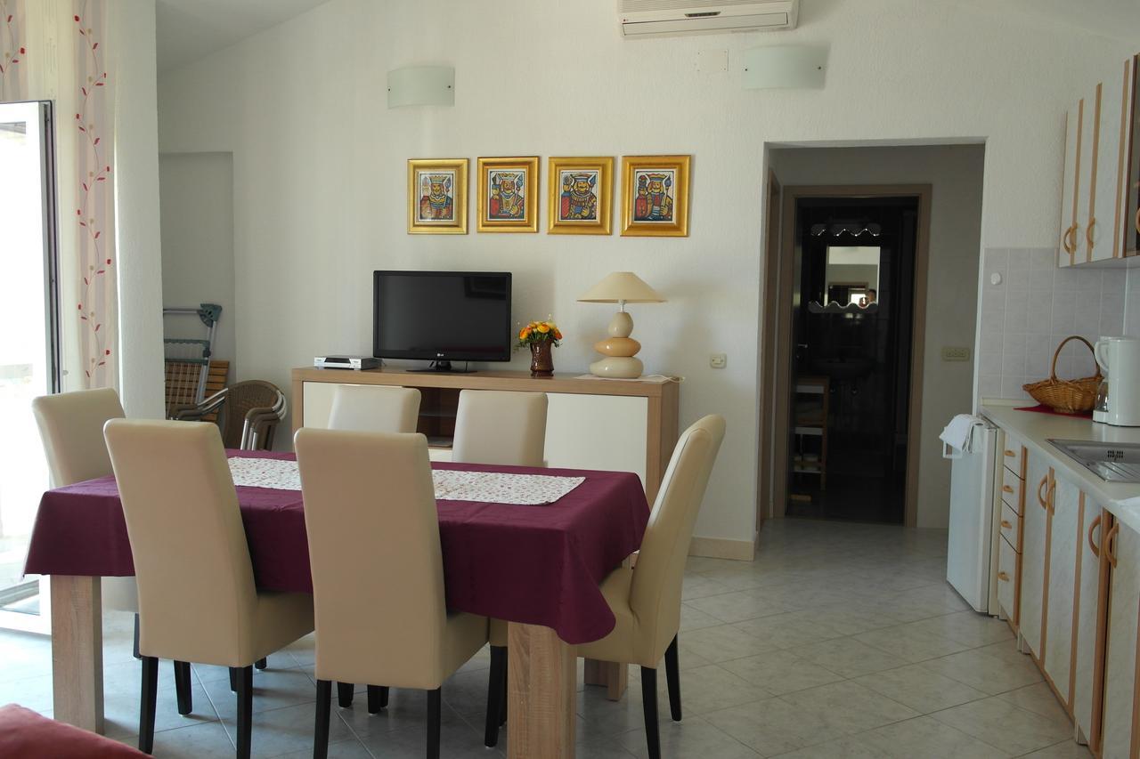 Apartments Racic Bol Exterior foto